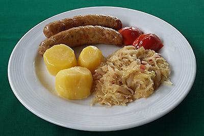 Bratwurst with sauerkraut & potatoes