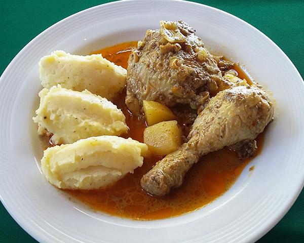 Massaman Chicken with Potato & Mashed Potato