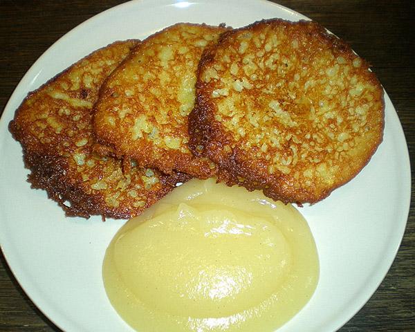 Potato Pancakes with Puréed Apples
